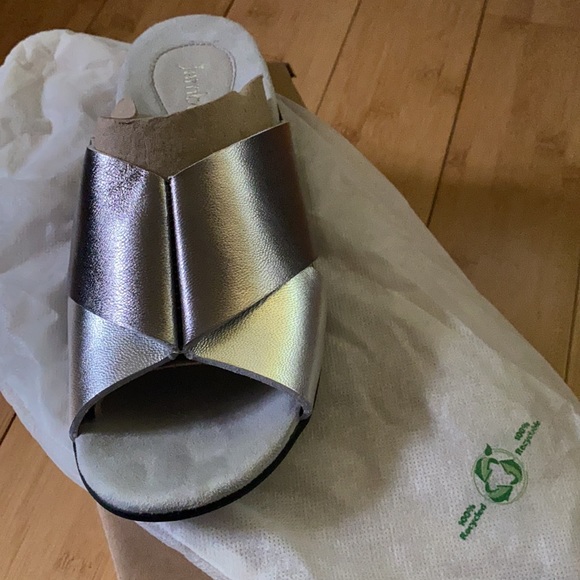 New Jambu Slides Size 8 - Picture 3 of 3